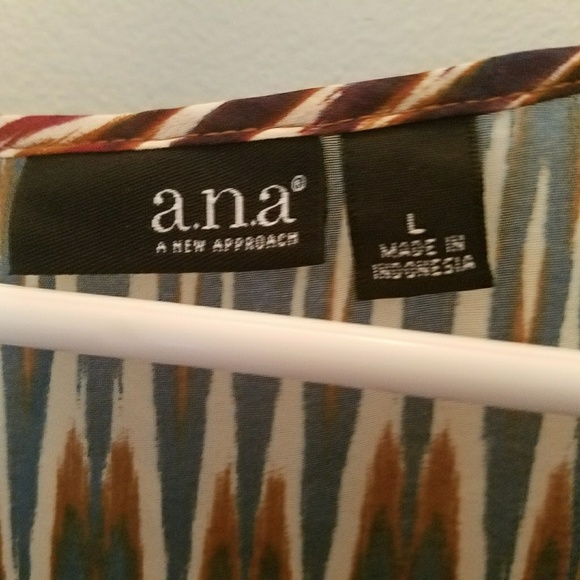 Beautiful Patterned Floaty Blouse - Picture 3 of 3